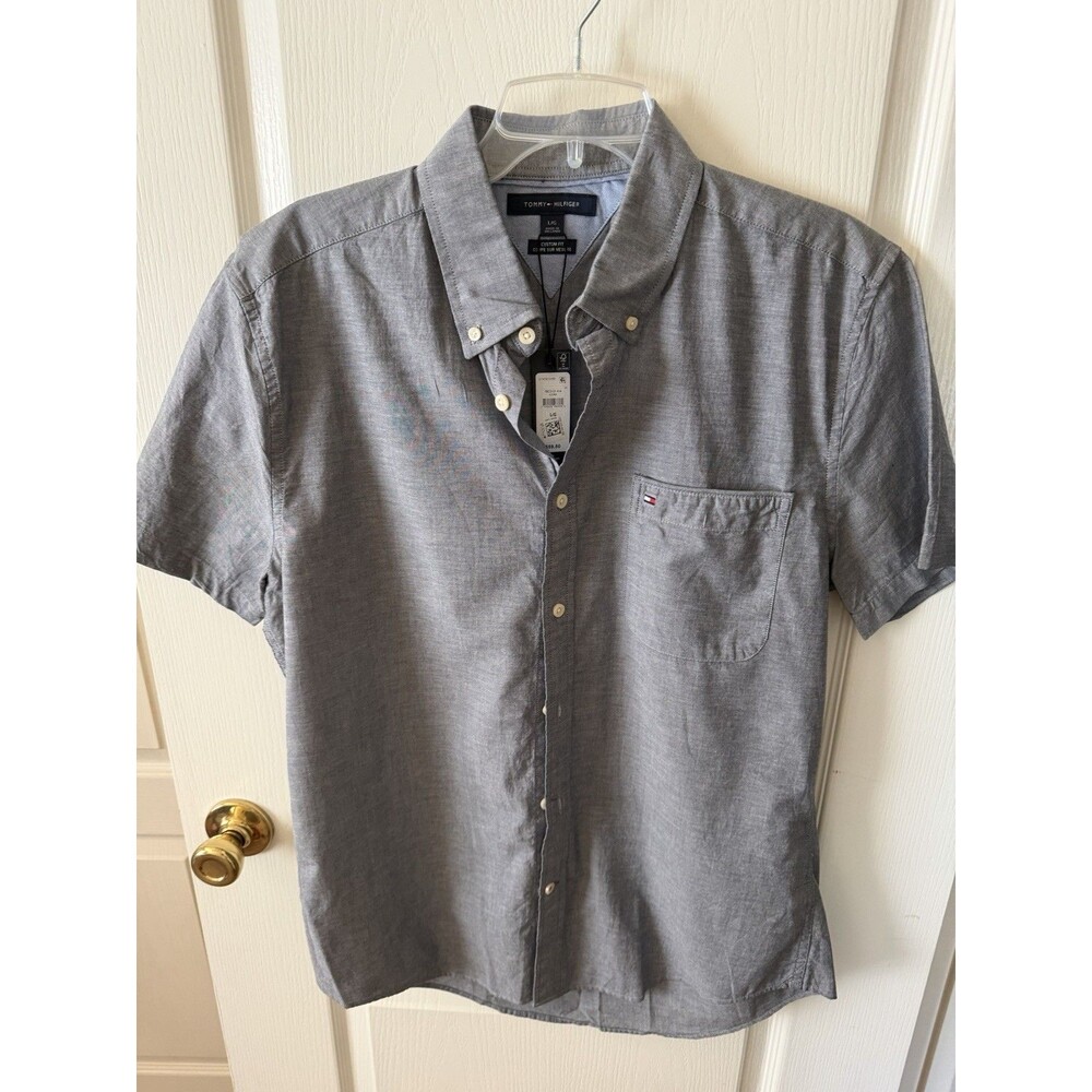 NWT Tommy Hilfiger Men’s Large Custom Fit Chambray Button Down Short Sleeve Shir